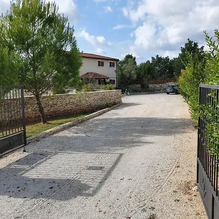 Villa Histra Cabrunici