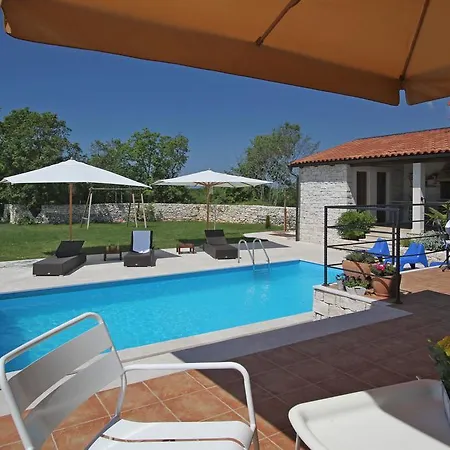 Histra Villa *